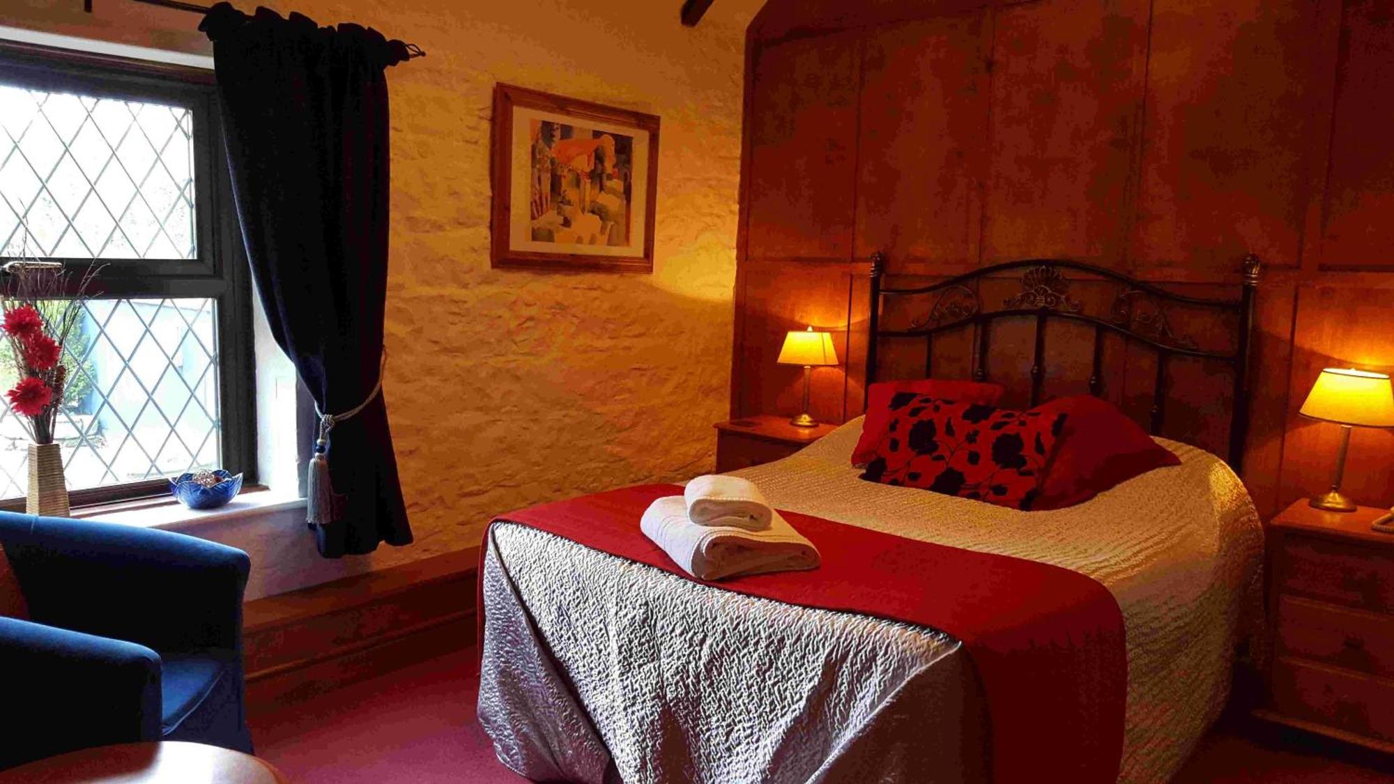 Oyo The Walnut Tree Hotell West Camel Exteriör bild