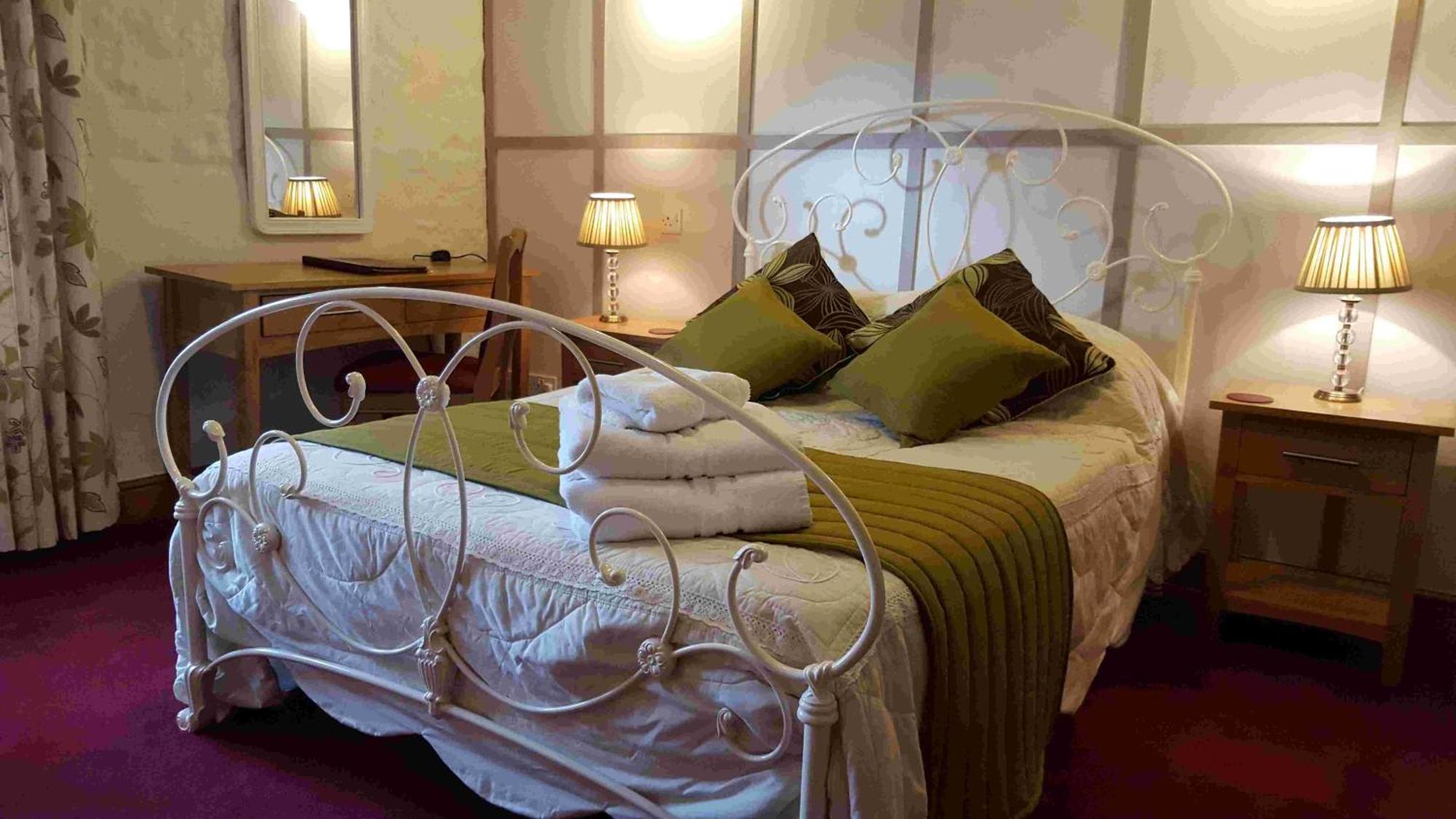 Oyo The Walnut Tree Hotell West Camel Exteriör bild